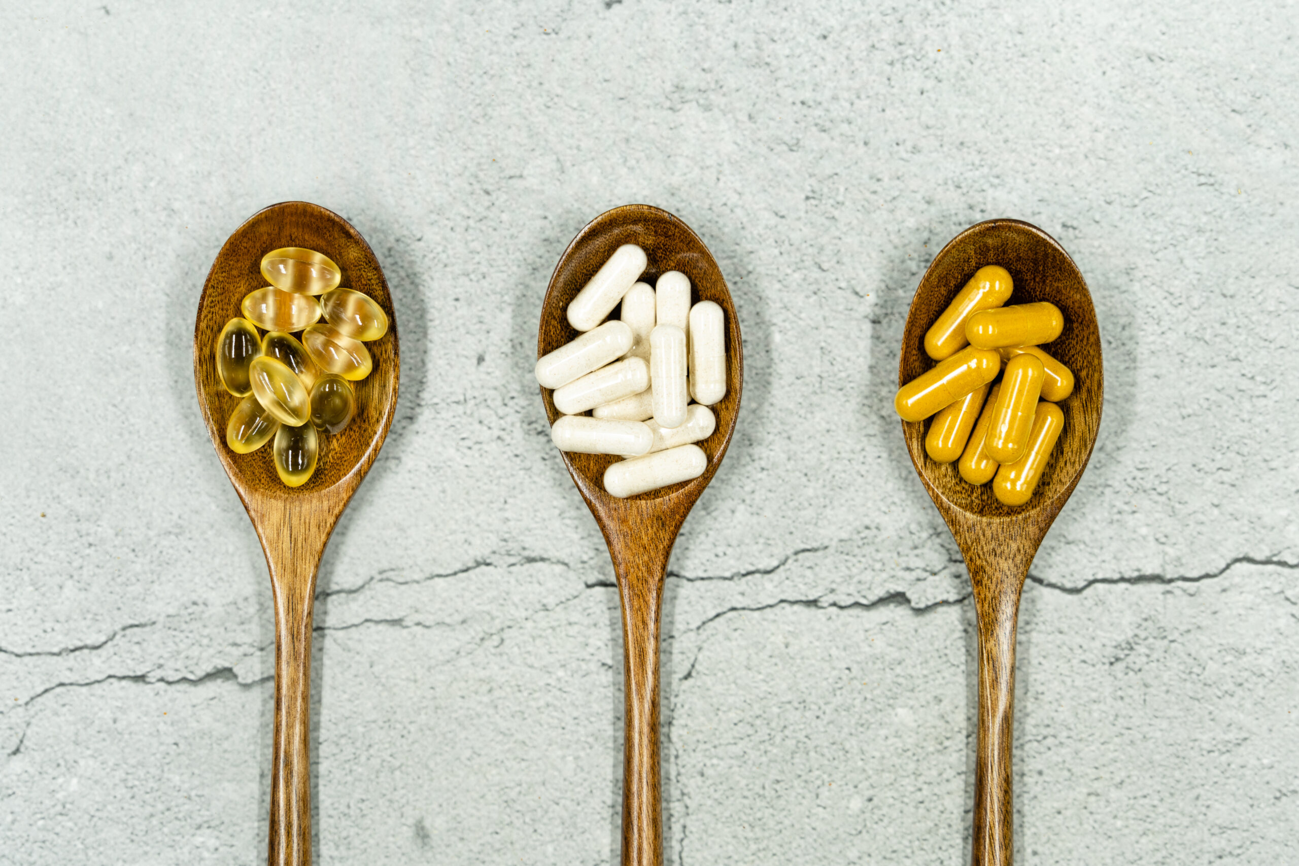 Suplementacja przy PCOS – jakie suplementy przyjmować chorując na PCOS?